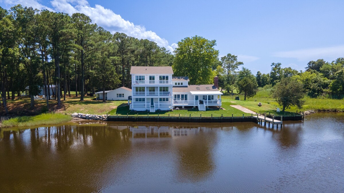 Creek House - Luxury Waterfront on Holden's Creek