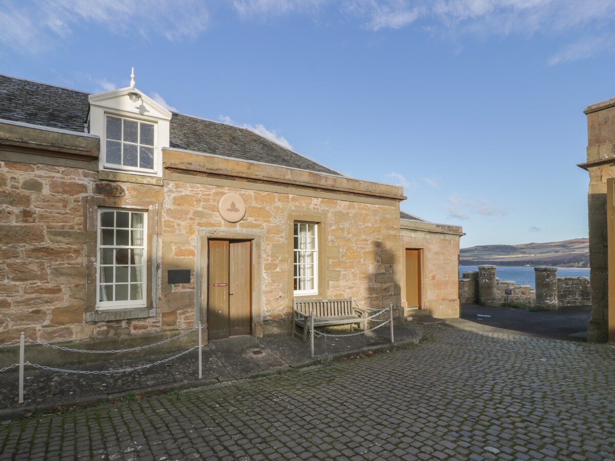 Royal  Artillery Cottage - Culzean Castle