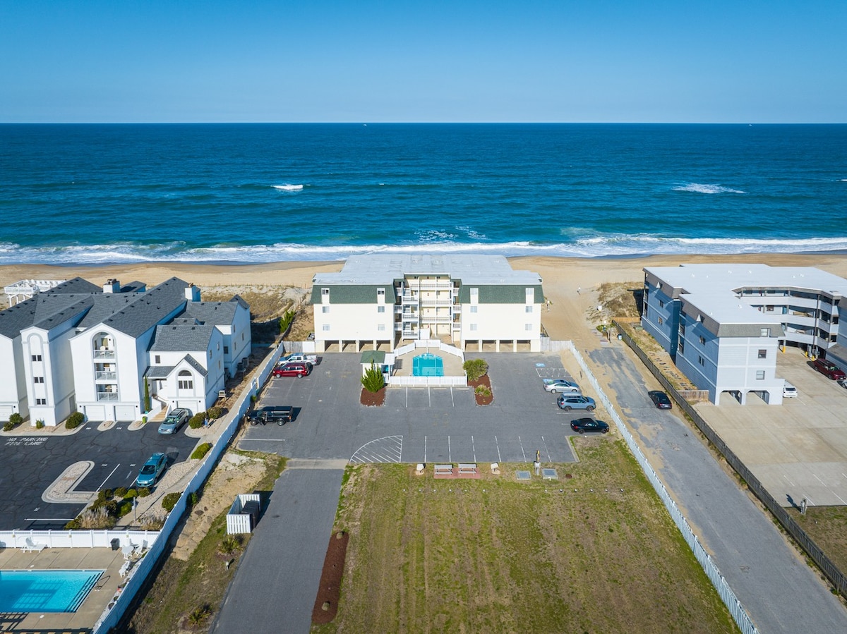 Oceanfront Condo w/Stunning Views + Great Location