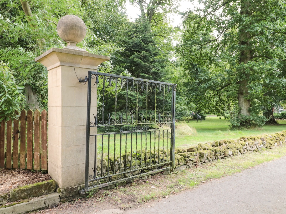 Groom's Cottage