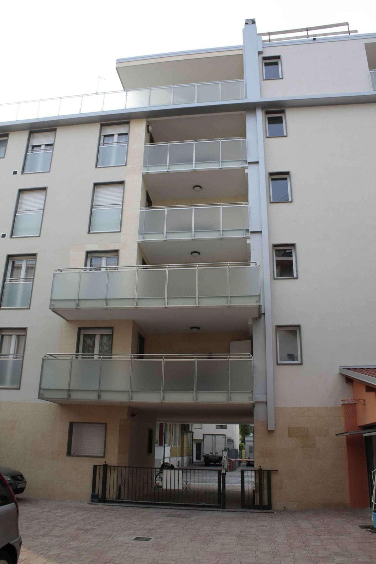 Holiday apartment with balcony and air conditionin