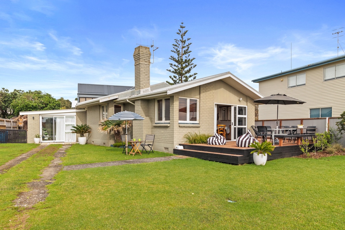 Broadway Beauty - Waihi Beach Holiday Home