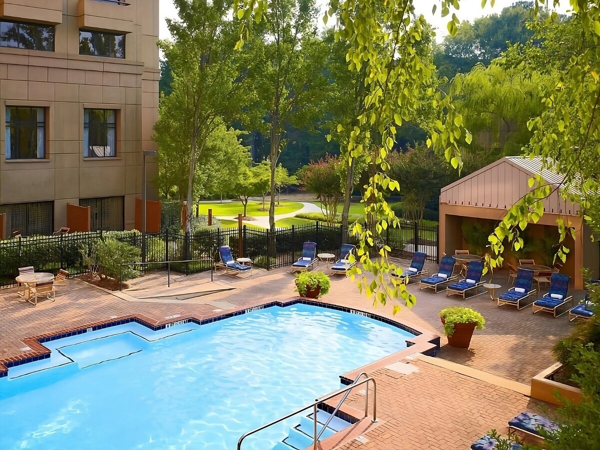 Pet-friendly Accommodation! Near Green Space! Pool