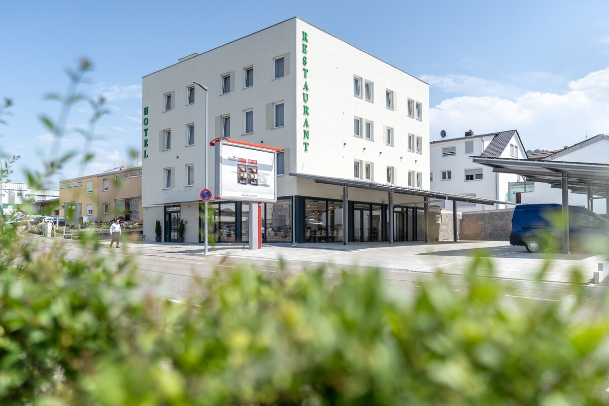 Familien Superior Zimmer im Hotel In Laisen