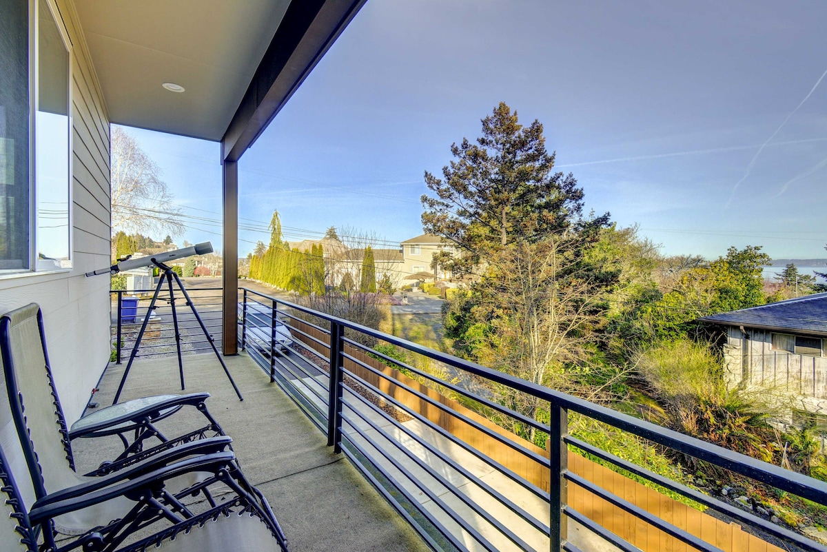 Luxe Federal Way Rental - Walk to the Water!