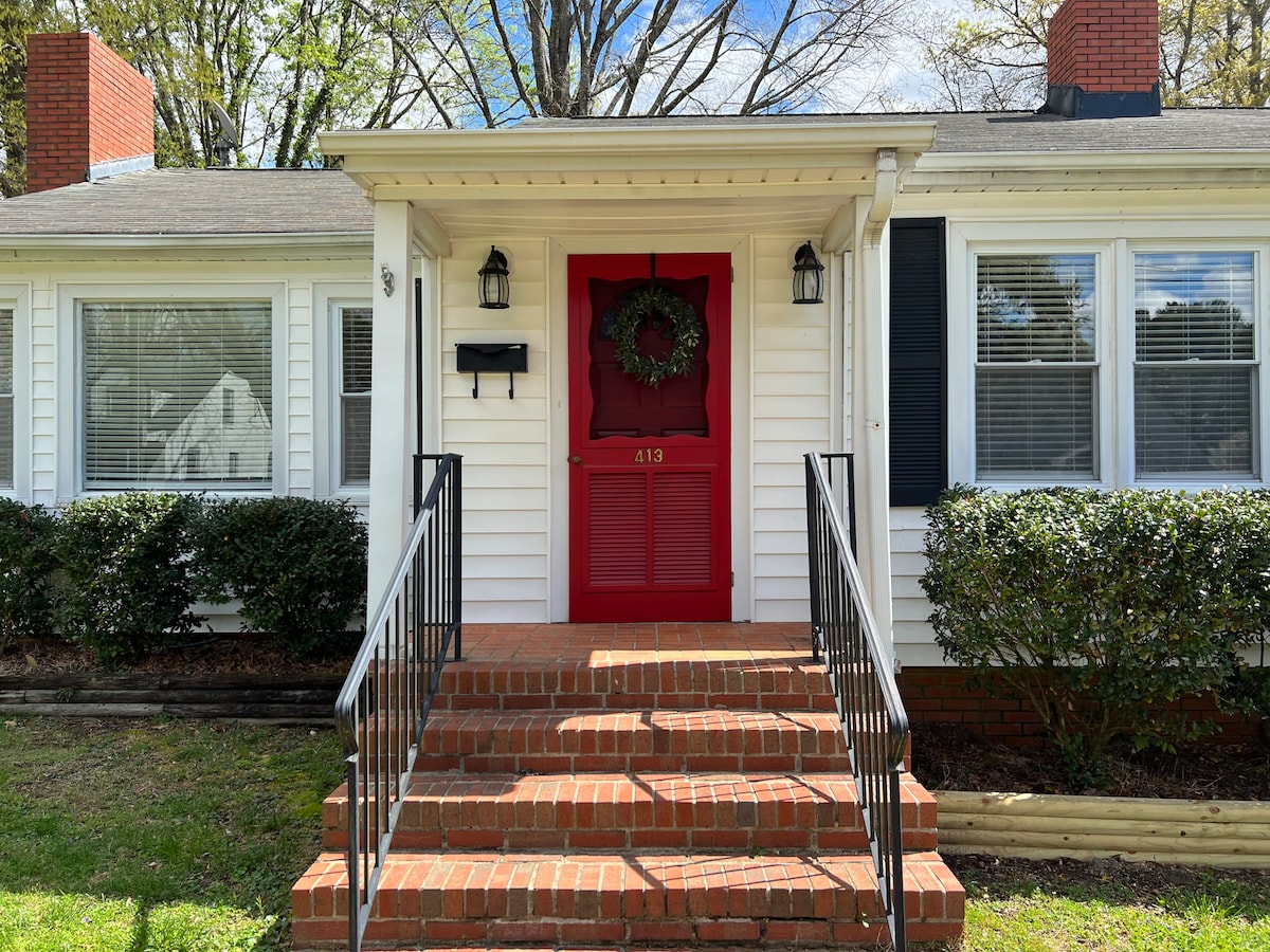 Pet Friendly|Fenced In|DT Clayton|Walkable