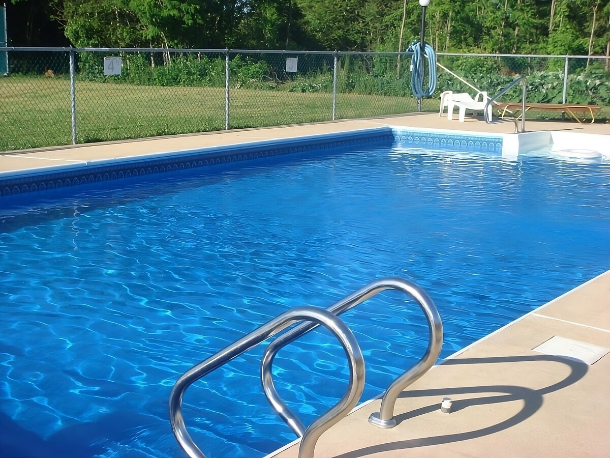 Affordable Accommodation Near Hershey Museum! Pool