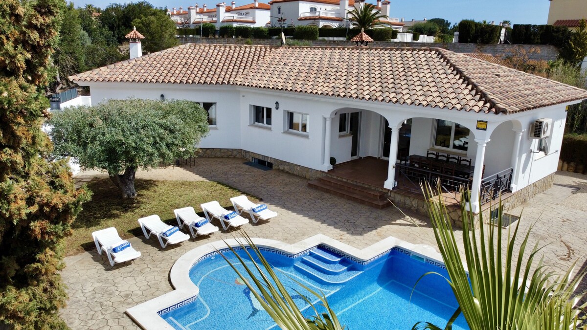 Mara villa con piscina privada jardín