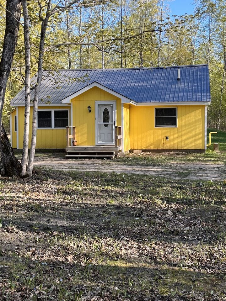 Lillie's Lil Cabin-Relax in hot tub here!