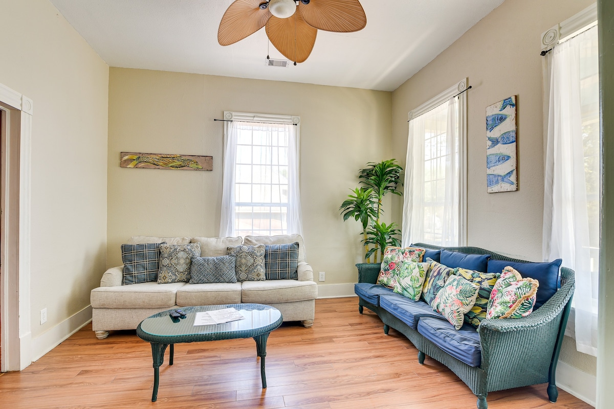 Galveston Beach House Rental - 1 Mi to The Strand!