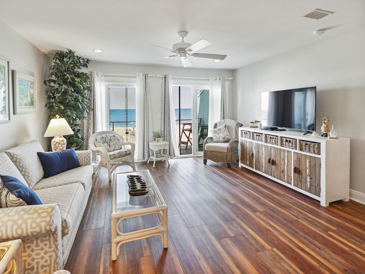 Seagull 6! Gulf front townhome! Boardwalk to beach