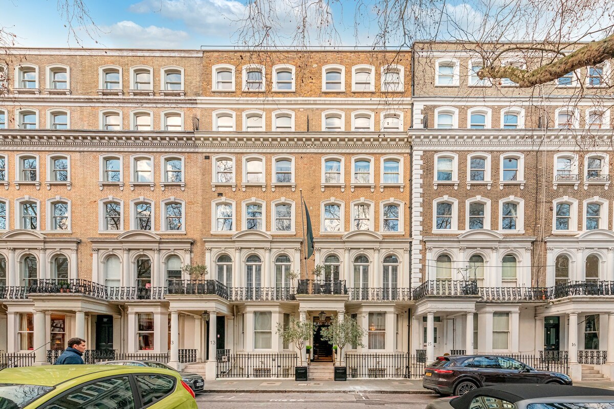 Knightsbridge Luxury 3 Bed Apartment with Terrace
