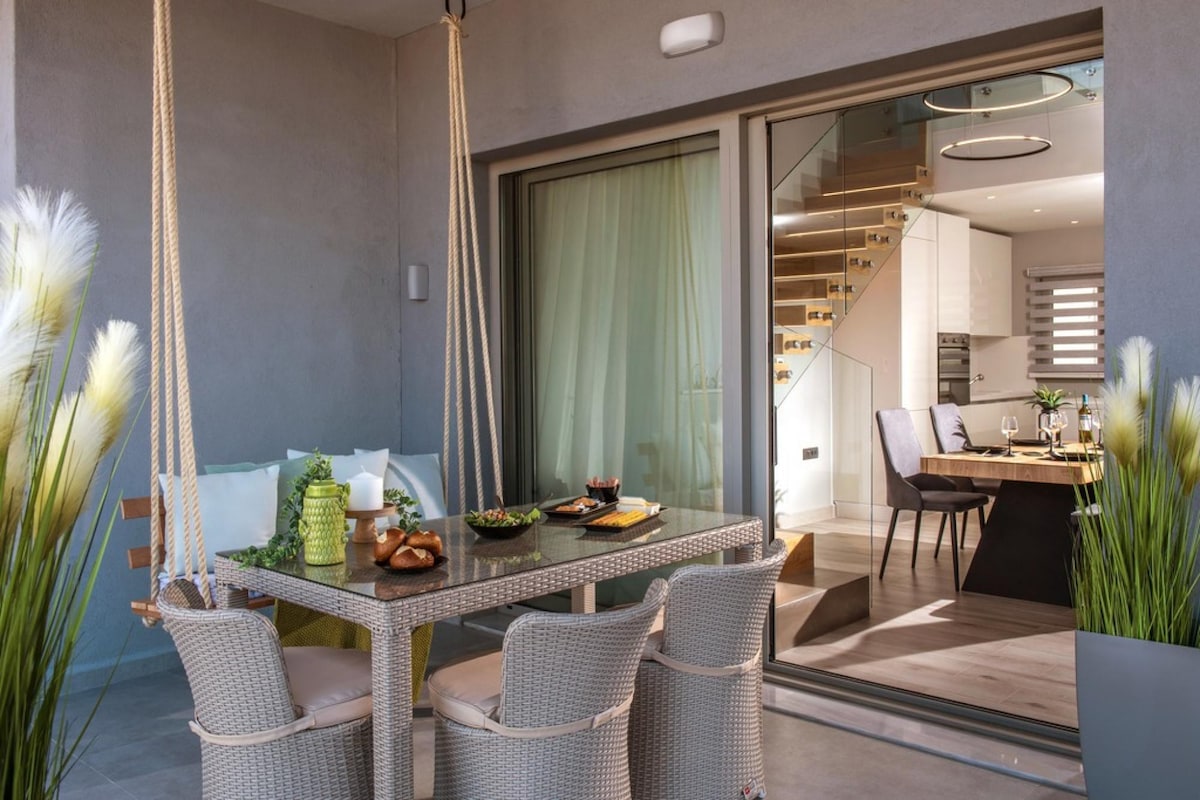 Knossos Palace by Luxury Living Apartments