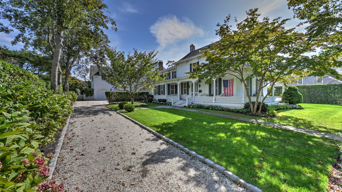 6BR/6BA: Southampton, Heated Pool, Close to beach