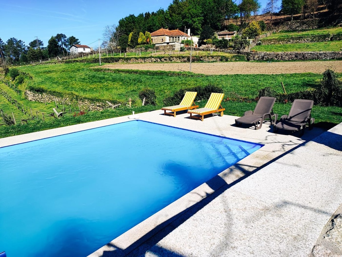 Casa dos Cabreiros de Cima Melgaço