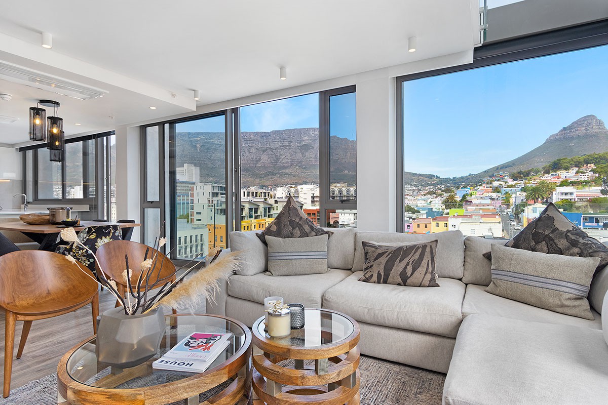 702 on Strand Cape Town - Panoramic Mountain Views