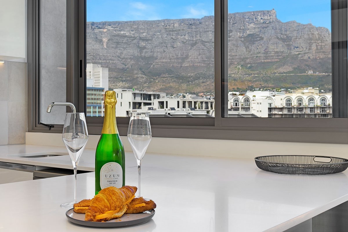 702 on Strand Cape Town - Panoramic Mountain Views