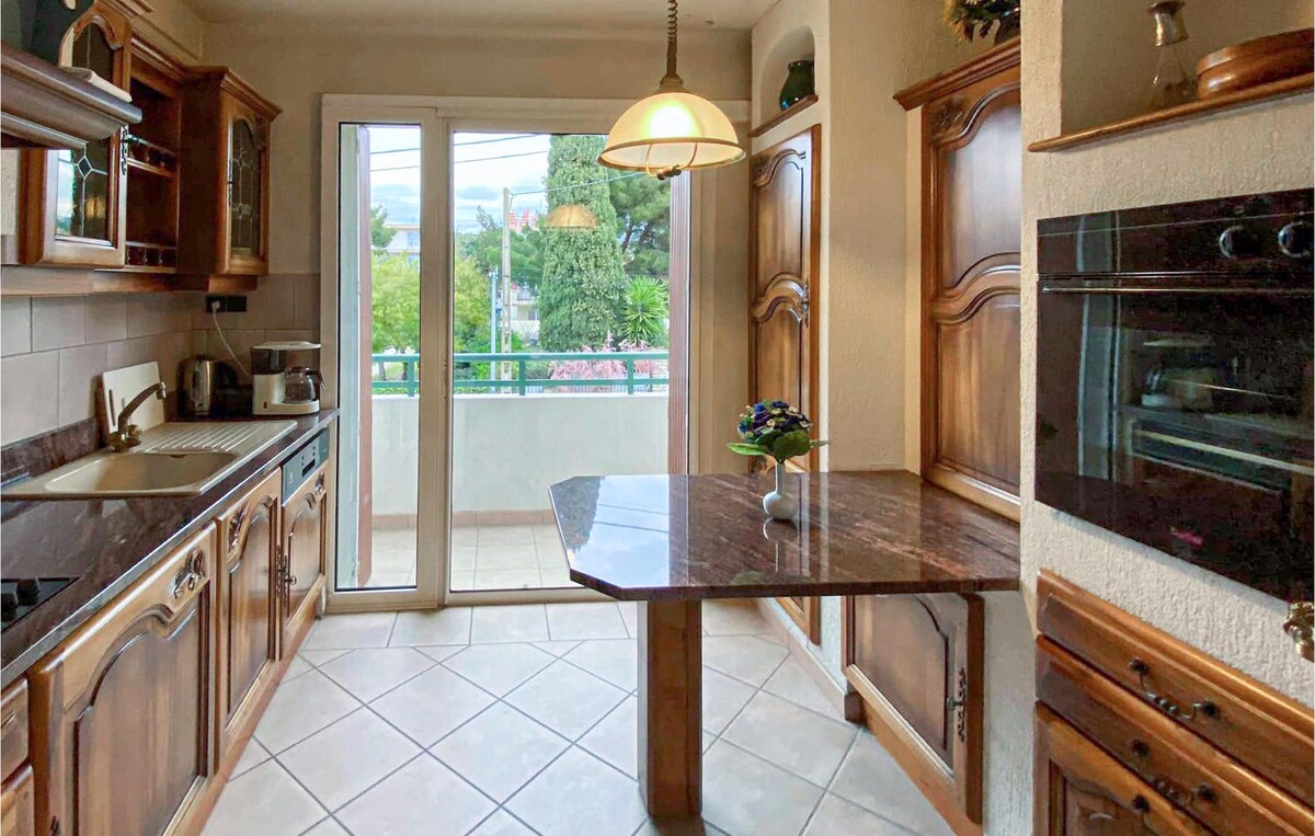 Gorgeous apartment in La Ciotat with kitchen