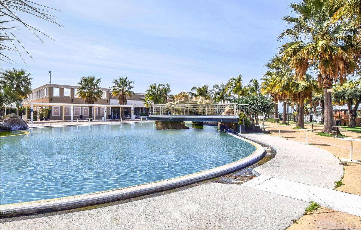 Beautiful apartment with Outdoor swimming pool