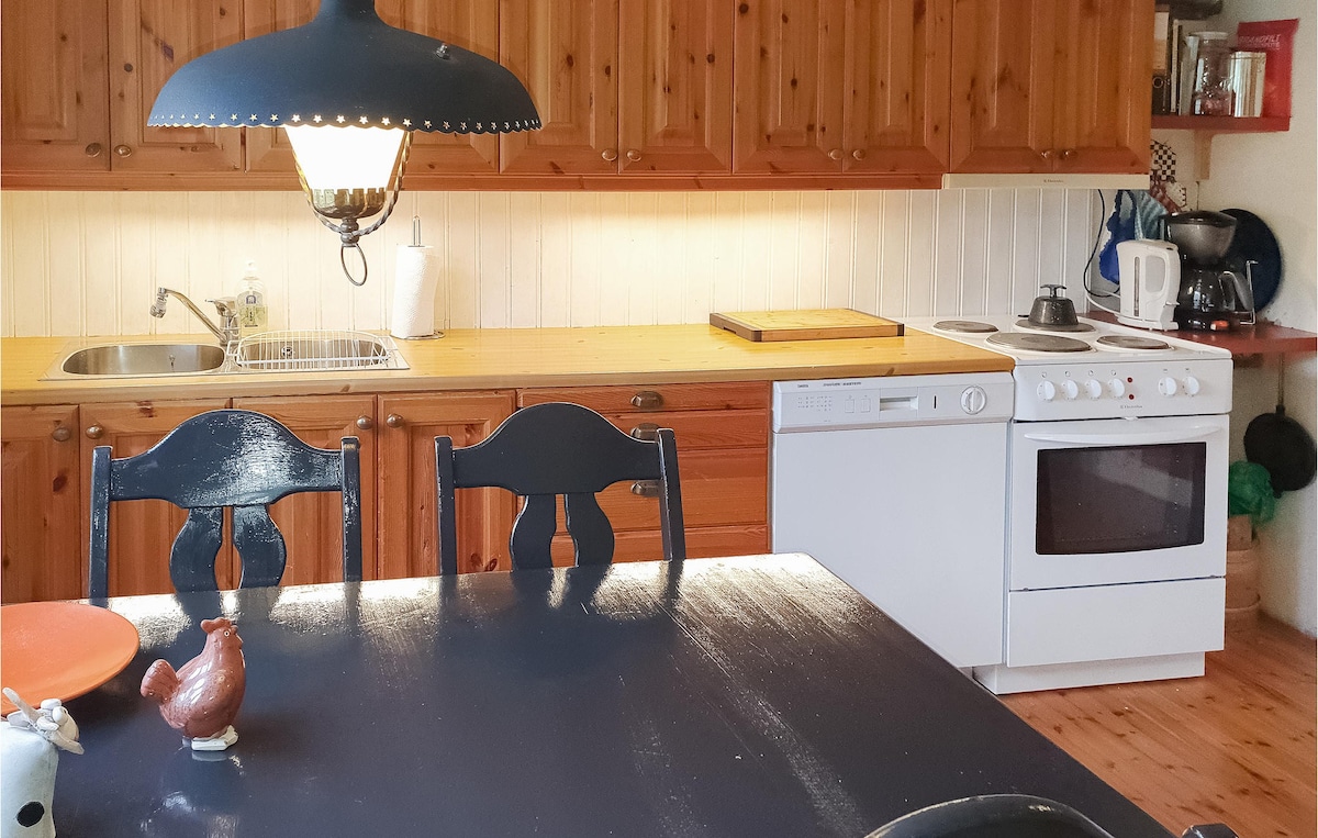 Amazing home in Averøy with WiFi