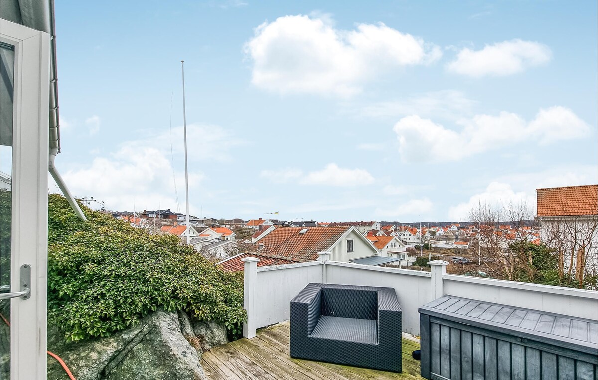 Awesome apartment in Marstrand with WiFi and s