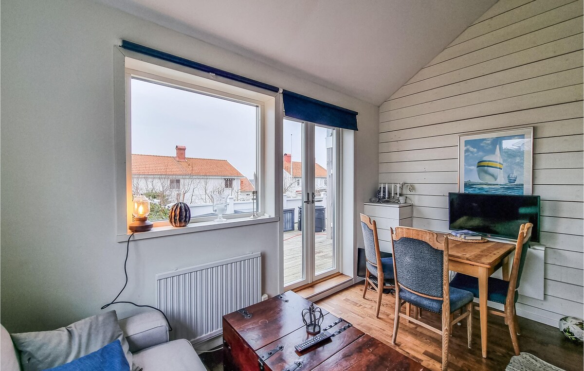 Awesome apartment in Marstrand with WiFi and s