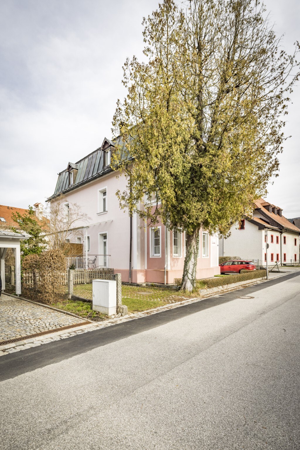 Wohnung Untersberg: 2-Zimmer-Appartement, Balkon