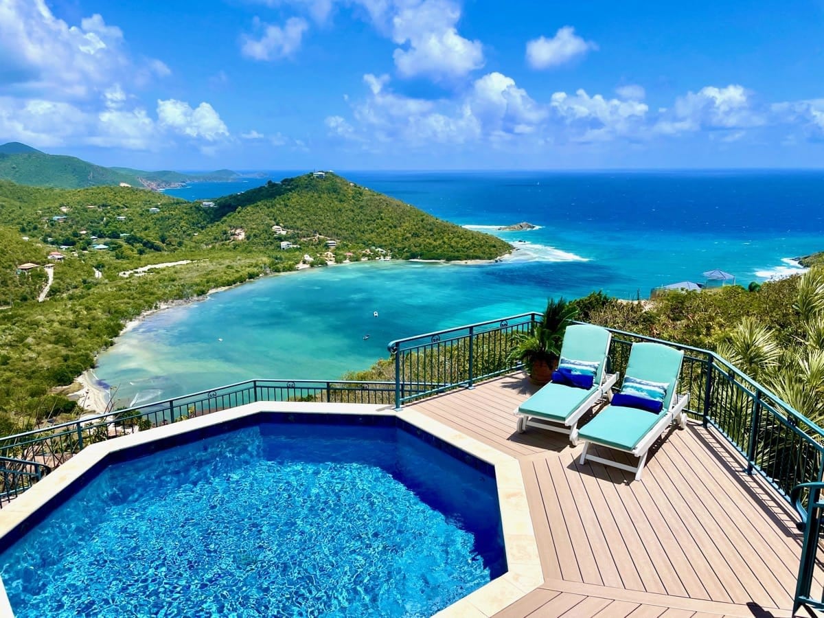 Windsong Villa - Sleeps 10, Stunning Views!