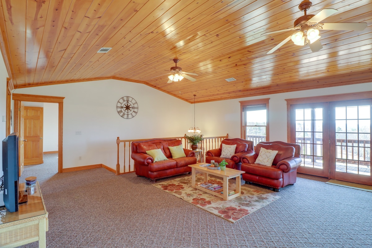 Shirley Vacation Rental w/ Shared Indoor Pool