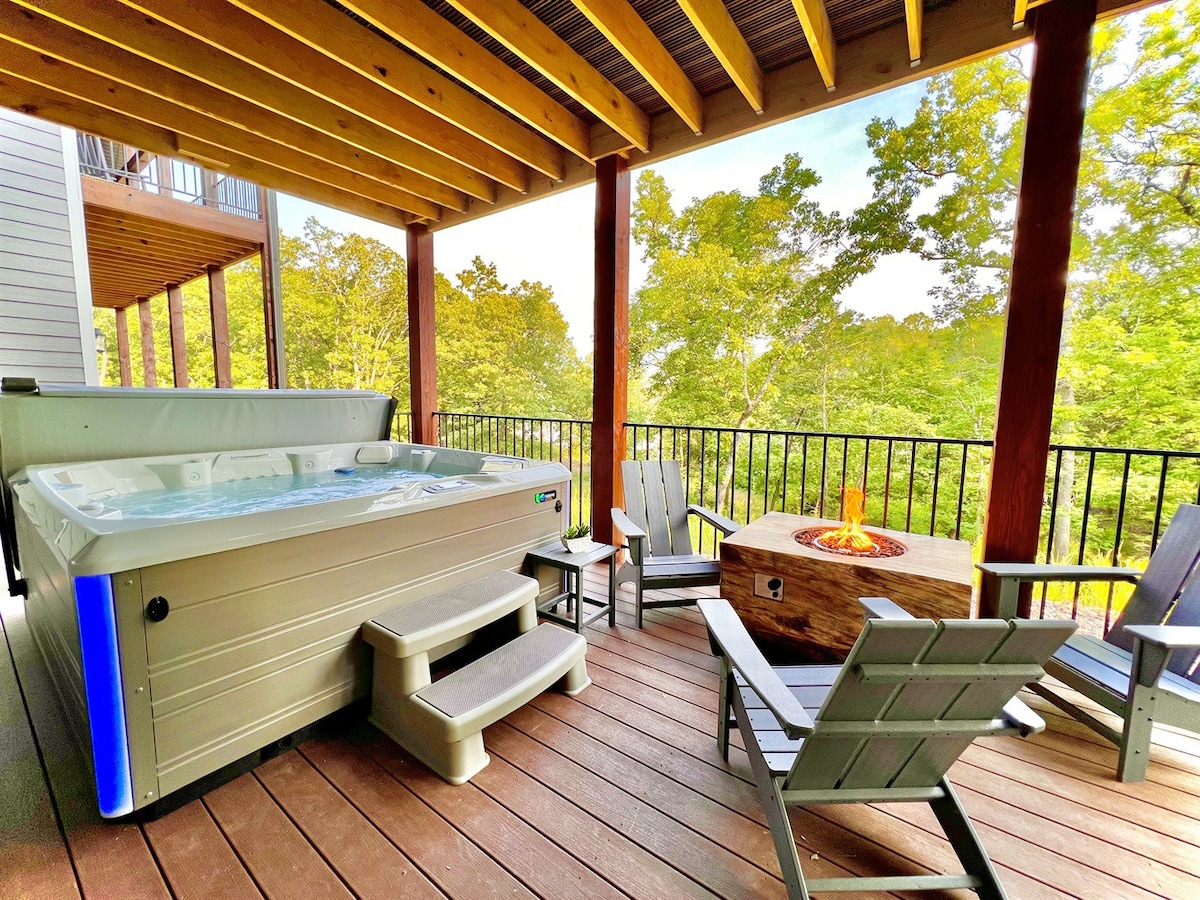 Lake front-Private hot tub-Boat slip included FREE