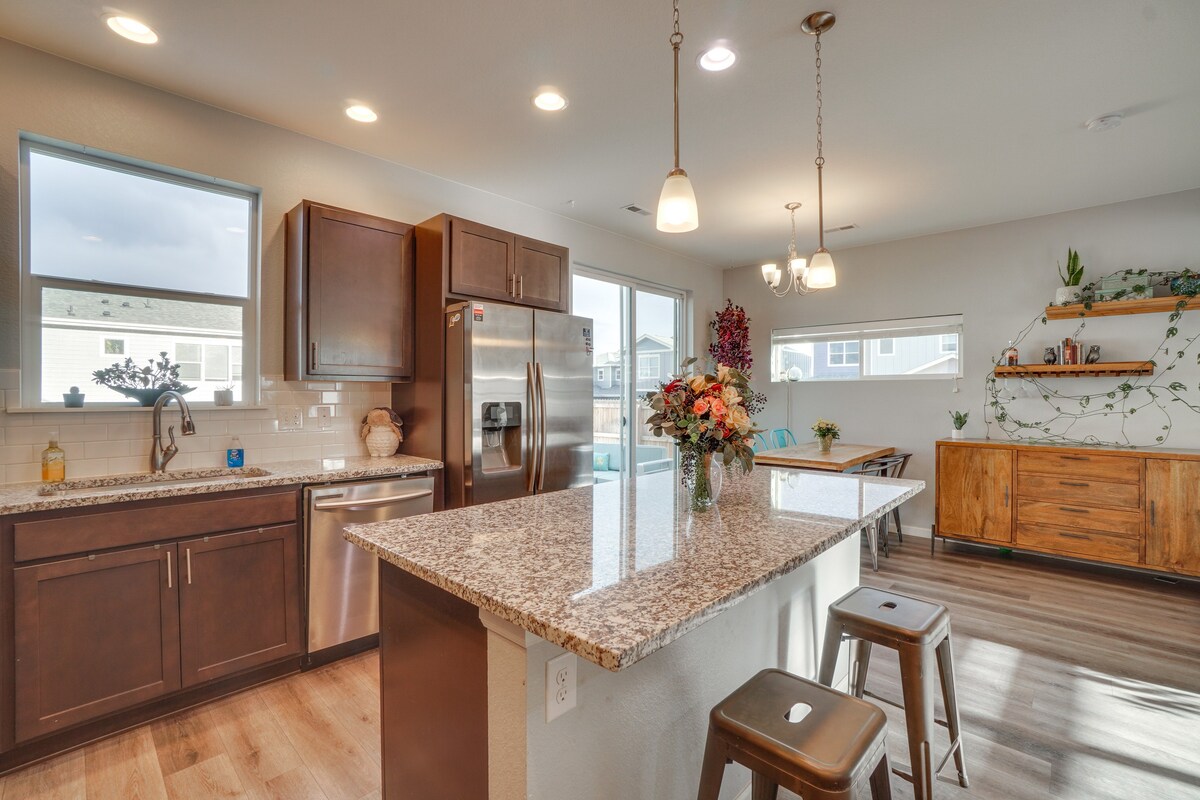 Suburban Denver Home w/ Fire Pit & Shuffleboard!