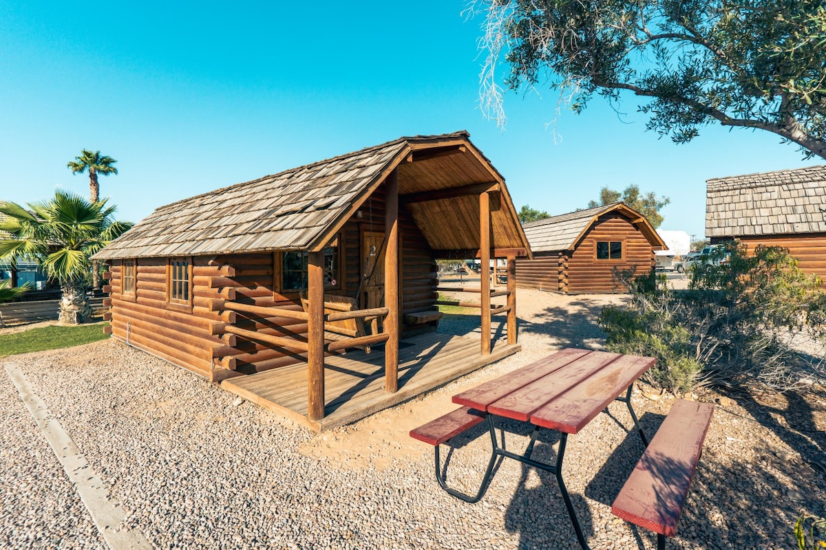 Rustic River Glamping Cabin for 2! Pet-friendly!