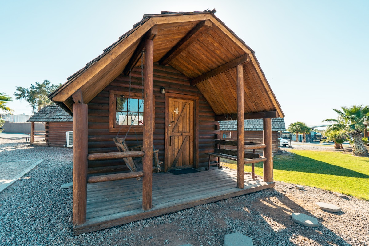 Pet-Friendly Glamping Cabin for 2 on the River!