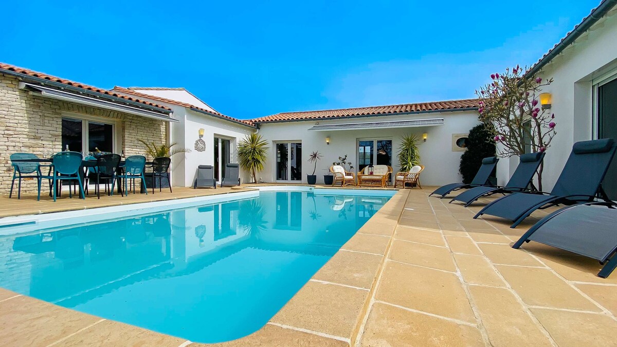 Magnificent villa with pool ideally located