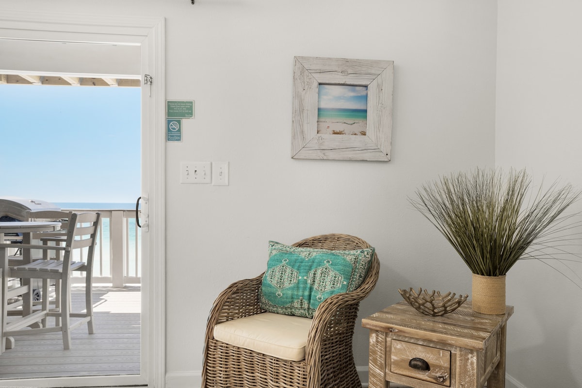 Beach Front-Fully Renovated-4BR Cast a Waves
