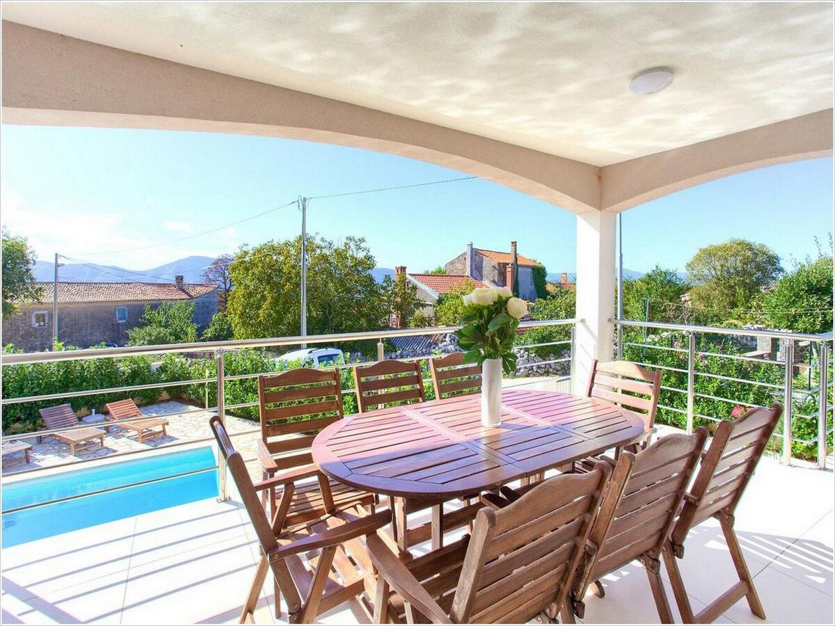 Villa Isabella - Four Bedroom with Swimming Pool