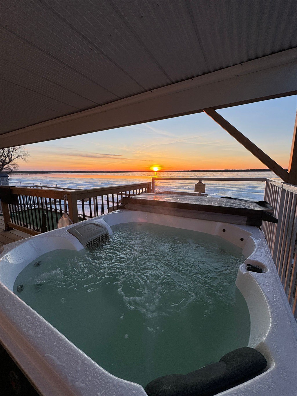 Luxury Modern Cottage Best Sunset at Sturgeon Lake
