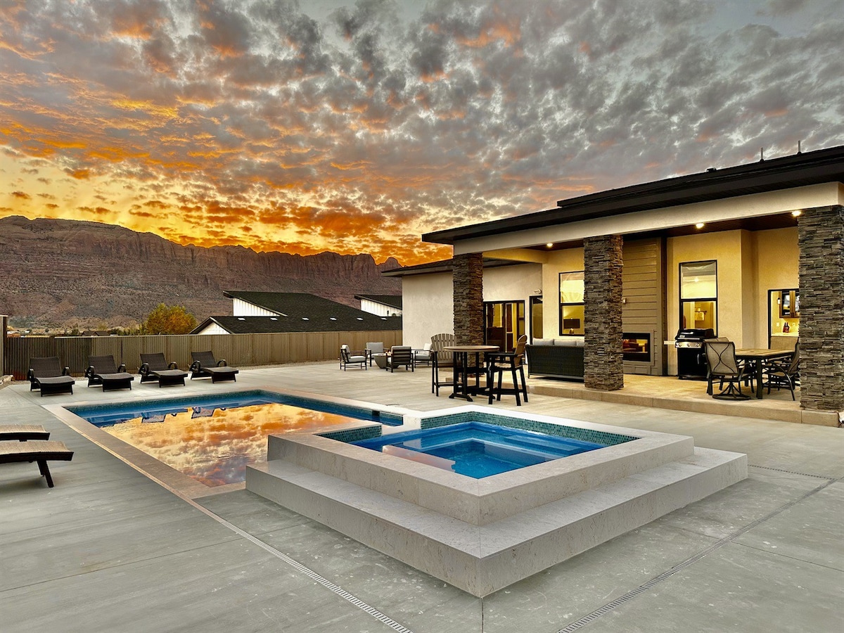 New Exclusive Retreats 4 Bed 5 Bath W/Private Pool
