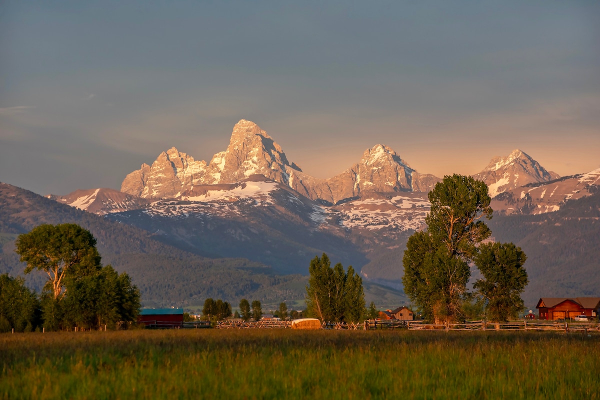 Ski Grand Targhee, Hot Tub and Teton Views