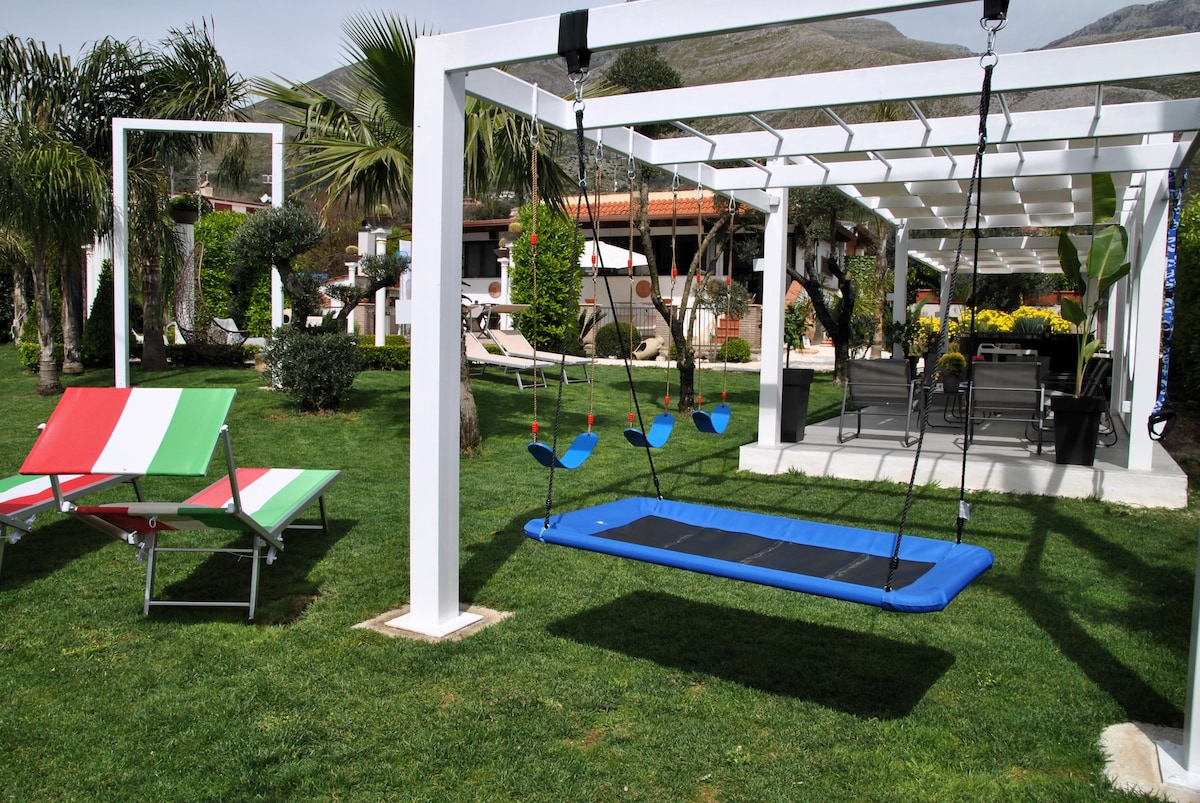 Villa Giselda with pool and outdoor whirpool