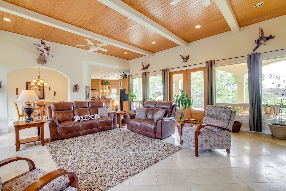 Luxe Lake Travis Vacation Rental w/ Heated Pool