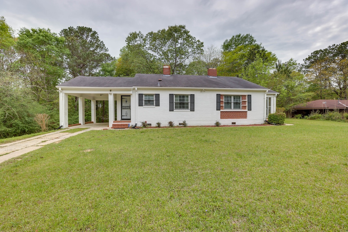 Cozy Tuskegee Home - 20 Mi to Auburn University!