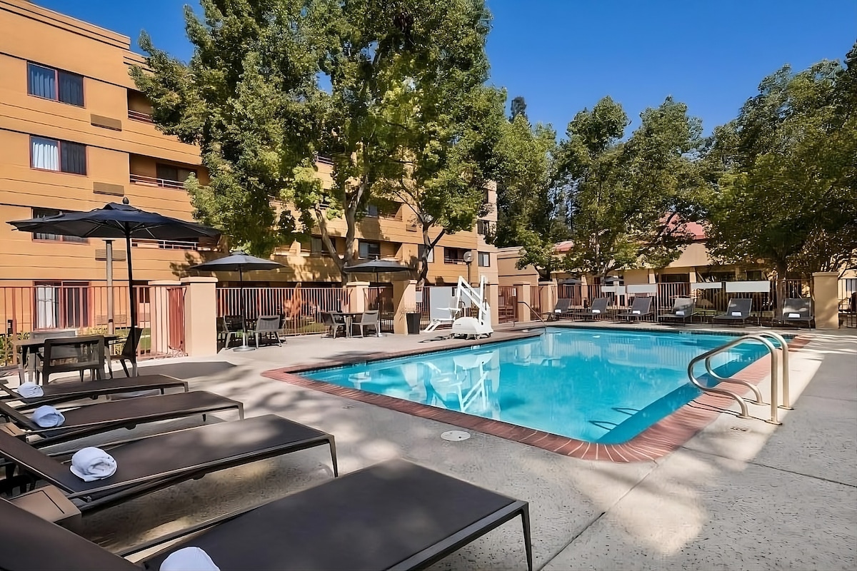 San Jose Tour! Pets Allowed! Outdoor Pool