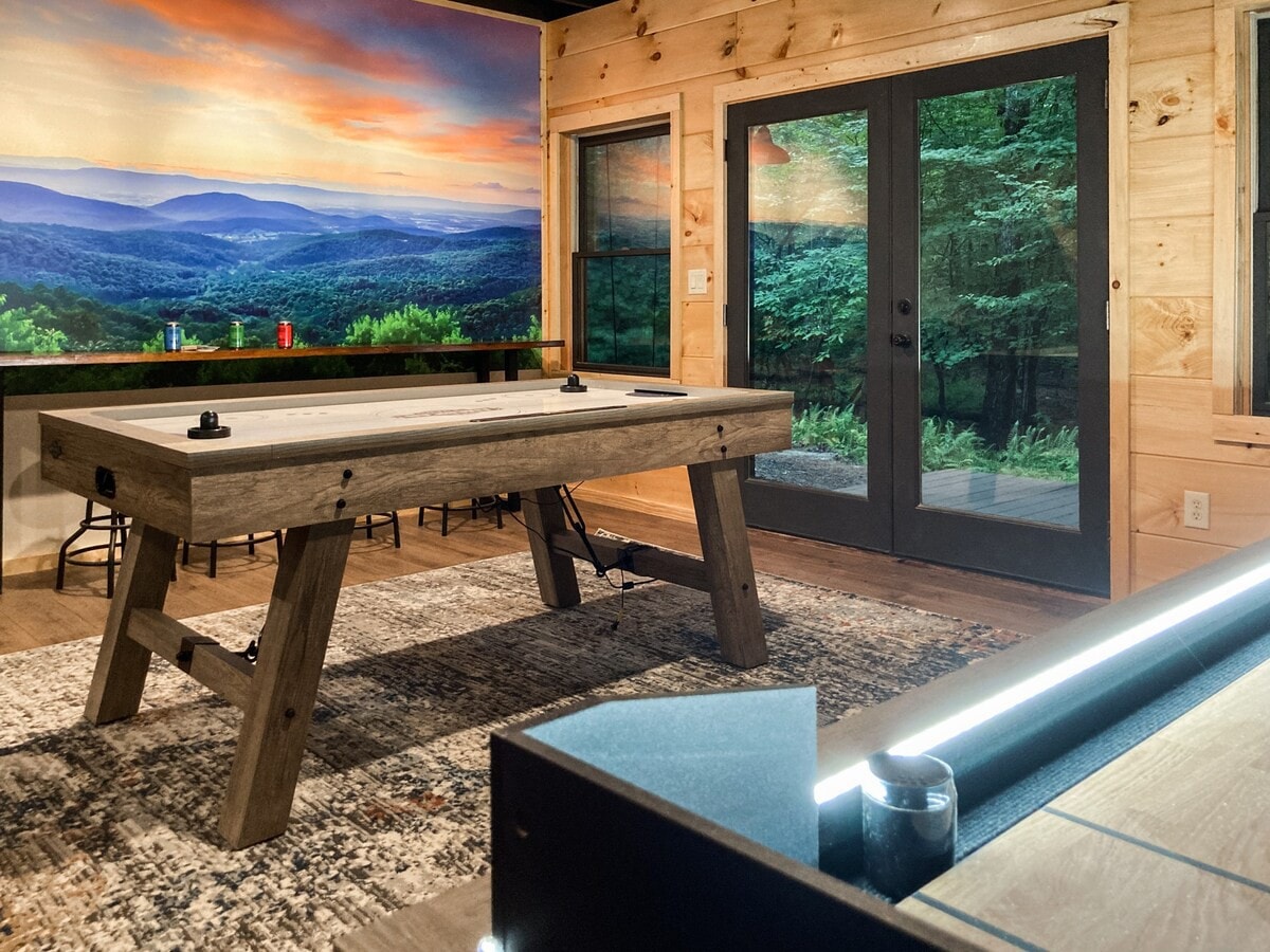 Blissful Getaway, Deck slide, Hot Tub, Game Room