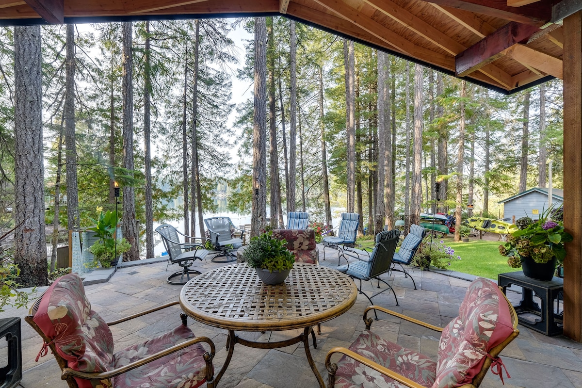 Bremerton Vacation Rental w/ Hot Tub & Lake Access