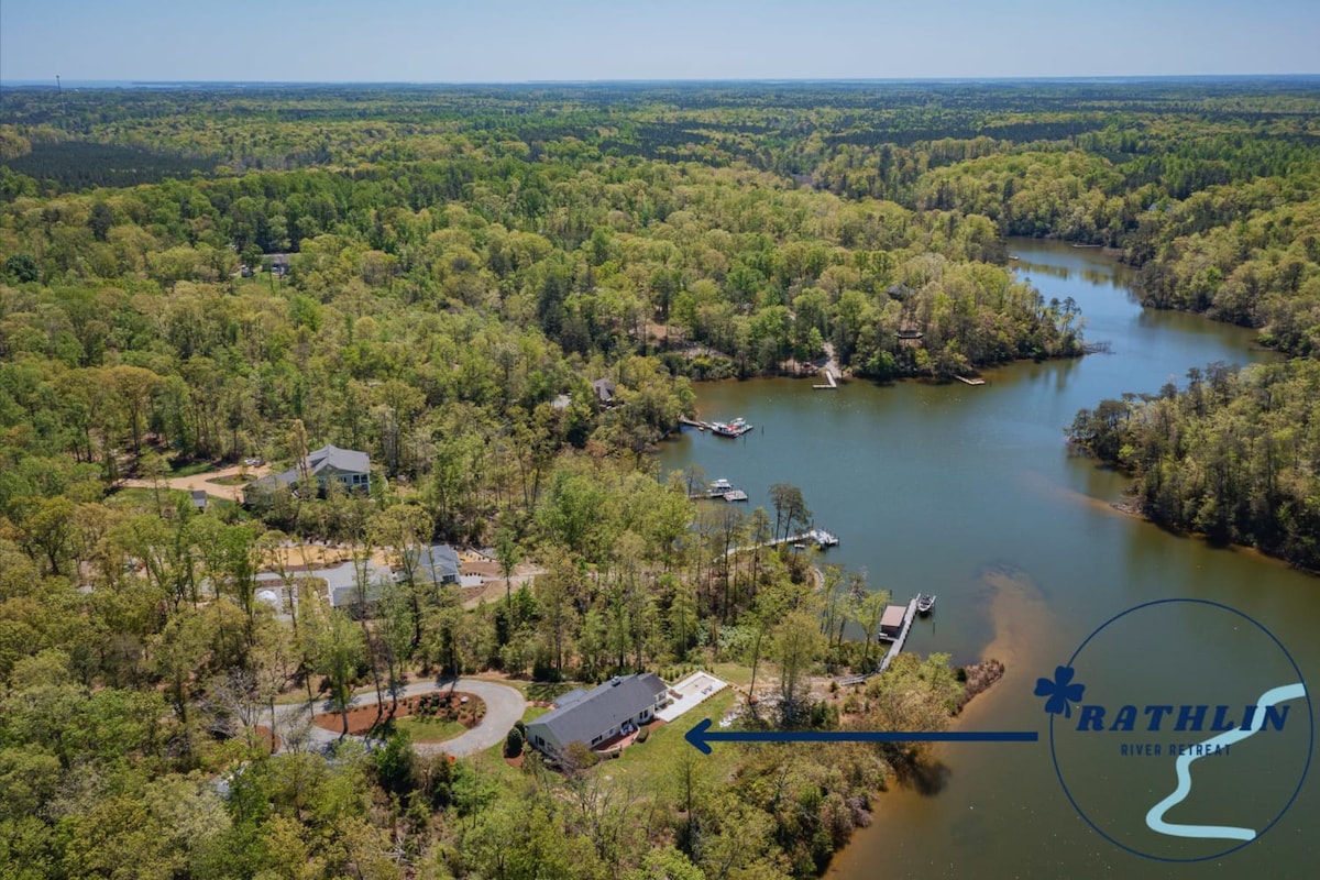 Waterfront River Escape w/ Pool, Kayaks, Detached