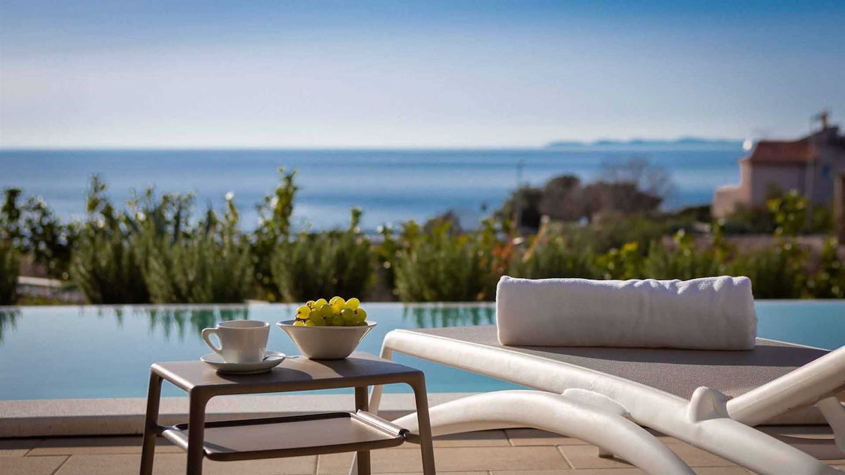 Luxurious beachfront villa with stunning sea view