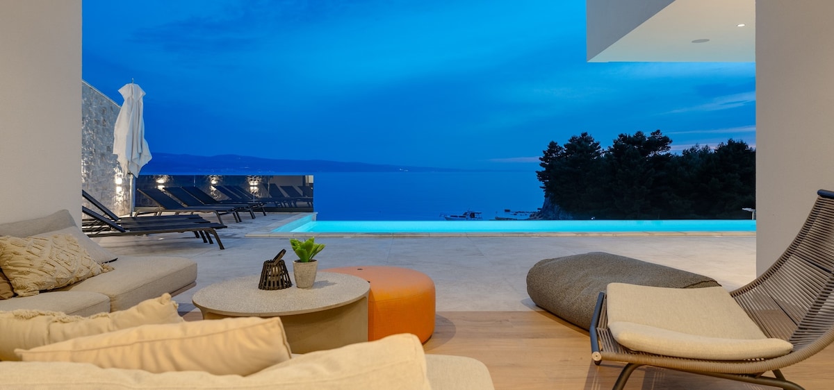 New! Seafront Villa Kiara with 5 en-suite bedrooms