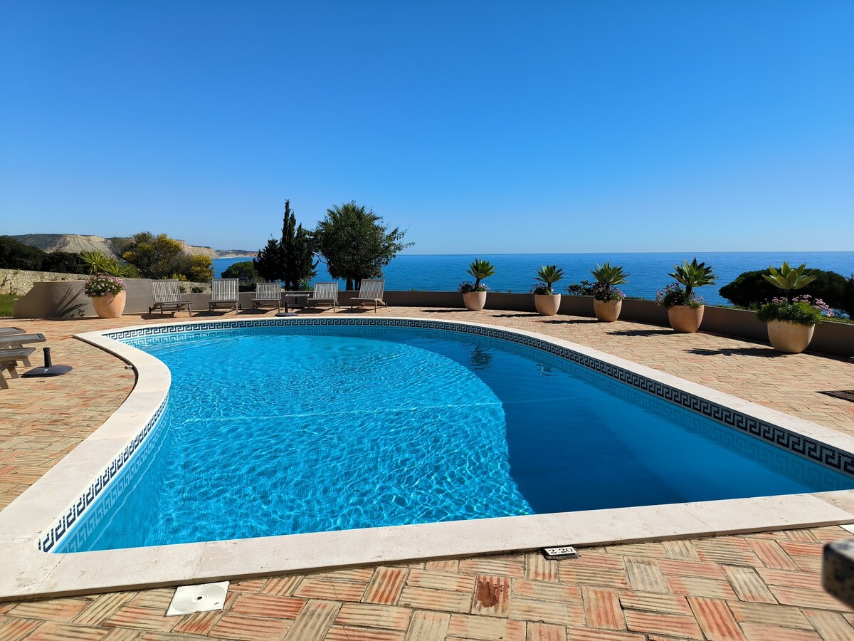 Carolina - exclusive 5-bed villa with private pool