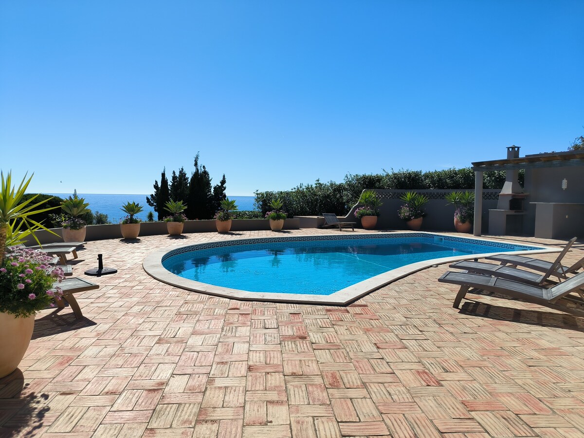 Carolina - exclusive 5-bed villa with private pool